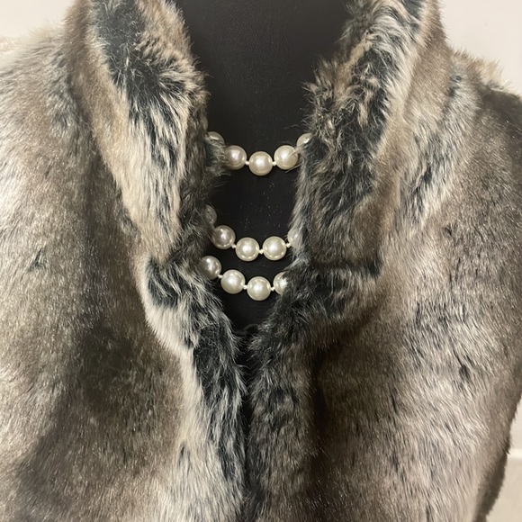 Woodland Faux Fur Vest 70% CASHMERE - worn 1X! - Picture 9 of 13
